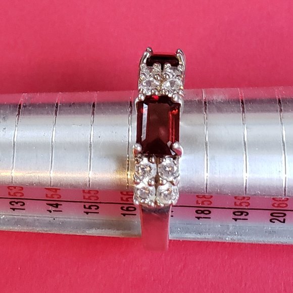 Vintage 925 Red Garnet Diamond ring - Picture 2 of 4